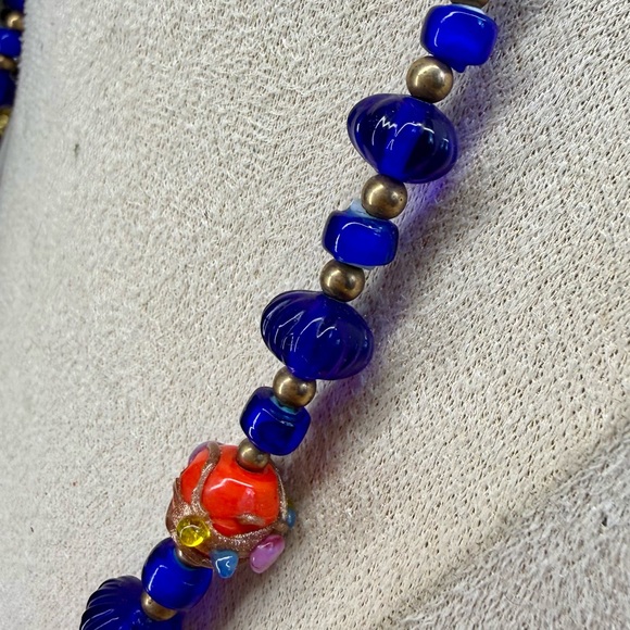 Stunning Venetian glass and wedding cake beads in cobalt blue 20 “ - Picture 4 of 5